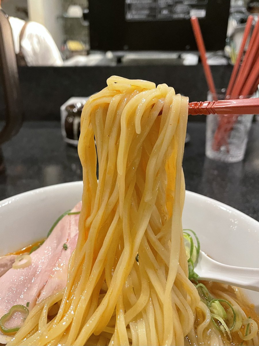 baka1627952's tweet photo. ⭐️⭐️🌙26156🍜 「麺匠至誠」さんの『海老塩の冷やし➕たじおにきり🍙』
　②週連続🍜😋一口スープ🥣を口に入れると海老🦐🦐の旨味が爆発💥やはり今日もめっちゃクチャ美味しかった🤤🤤💯💯冷たい麺も超超絶品🤤❣️最後は🍙を🥣にダイブさせて完飲完食👌💯‼️❣️ご馳走様😋
#冷しラーメン
#麺匠至誠 https://t.co/9Iu3YhxSoC