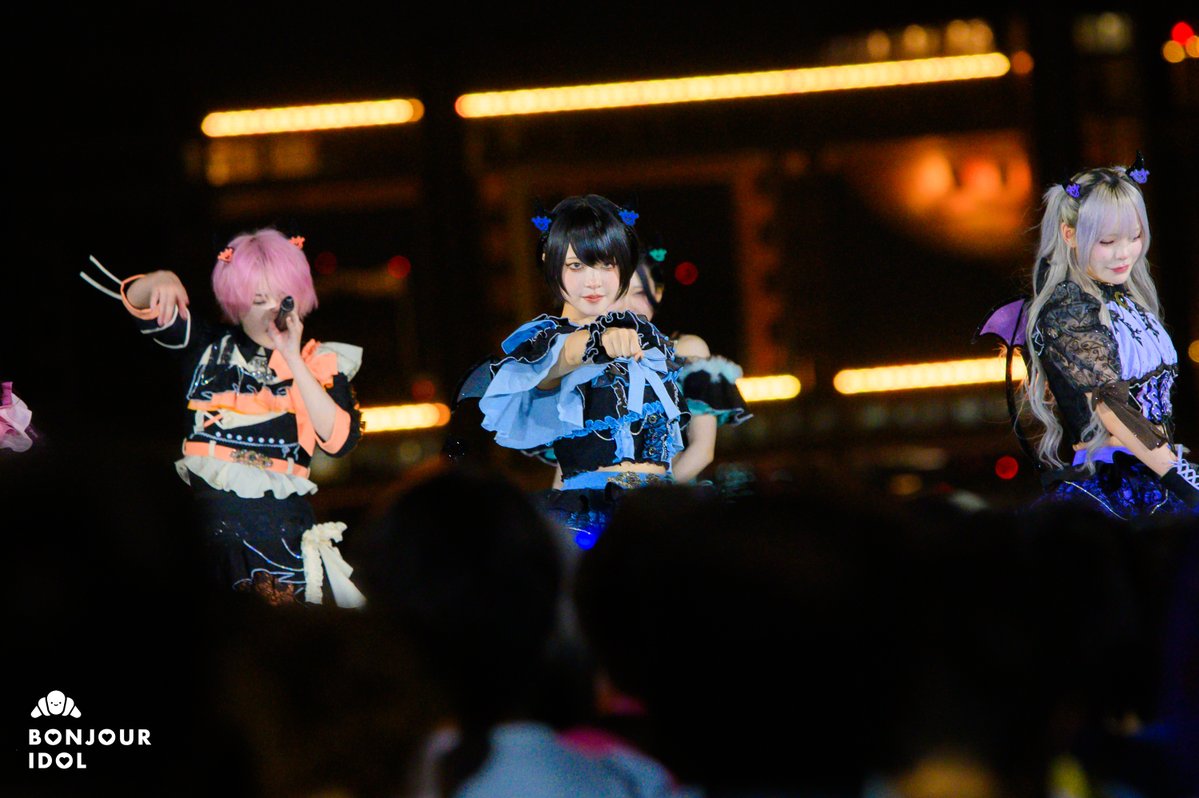bonjour_idol's tweet photo. 【#TIF2026 - Friday】    

We also had a little night-time rooftop alternative idol moment with the enchanting AVAM yesterday at SKY STAGE 🌙

@AVAM_Official  @TIP_TIF_staff
#AVAM #BonjourIdol https://t.co/FuWs7TF9VE