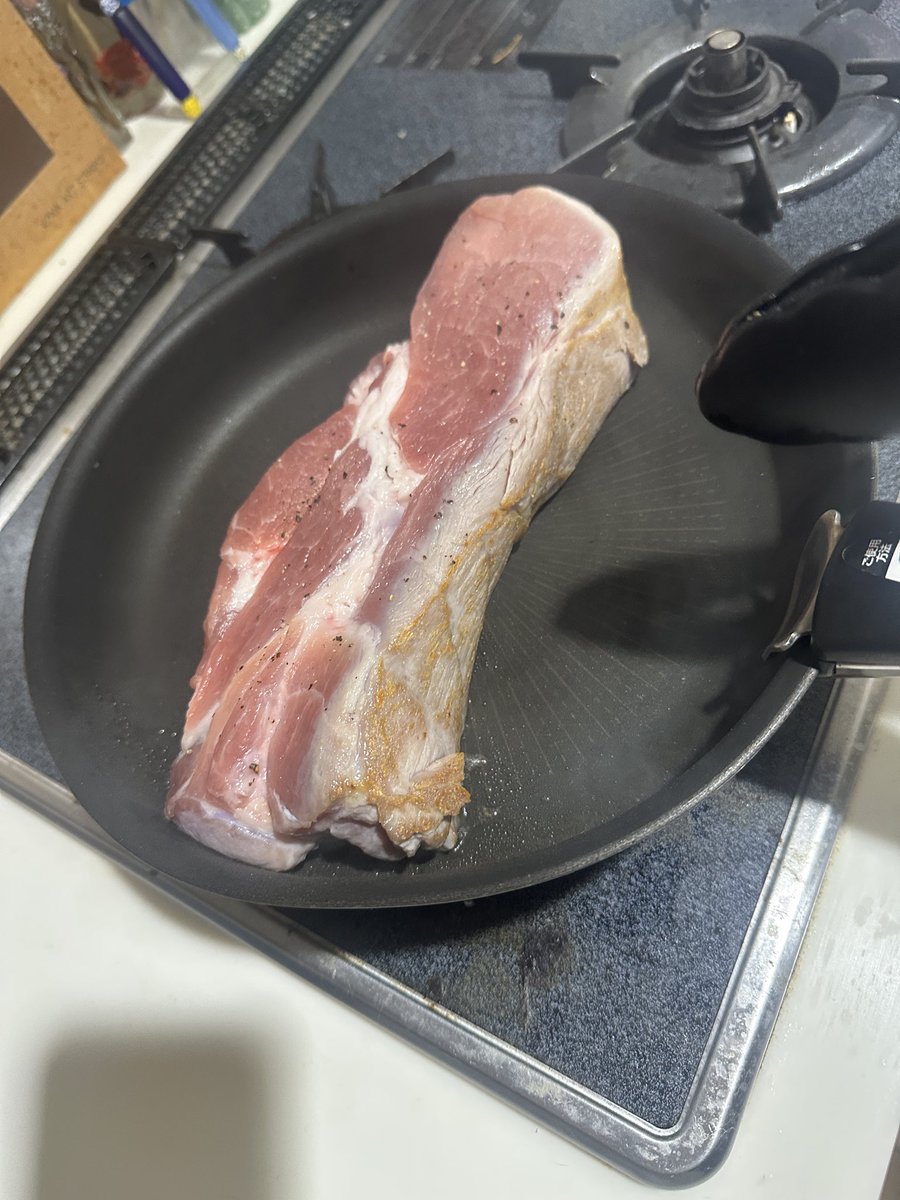 _soreron's tweet photo. 3週間ぶりにゆっくり出来てる。
土曜日はゴミ出し日なのでダラダラ寝ないで起きて肉焼いて、チャーシュー麺作って満足(*´ω`*)  午後から部活で、冬のワンフェスの話しなきゃかな https://t.co/c07b9SEJeZ