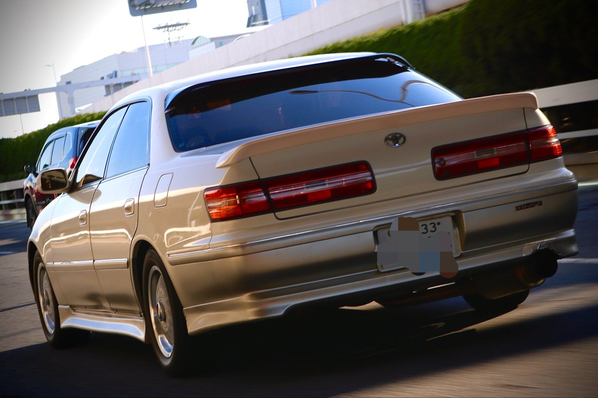 sCeNTLgzyy8780's tweet photo. ワイと家が隣の彼女じーじが
2ケタナンバーチェイサー(車庫保管)乗ってる

あわよくば受け継いで2ケタナンバー2台もちしたいンゴ https://t.co/gFlWBF59dm
