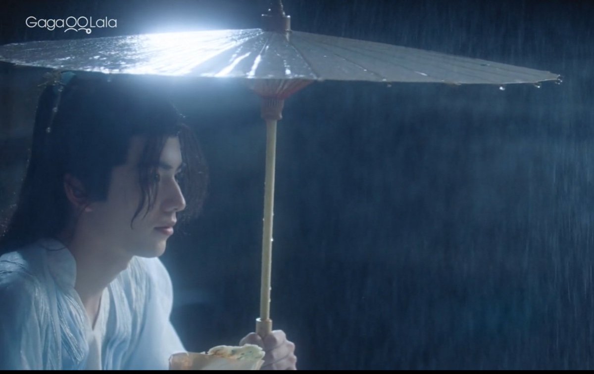MultiAddictStan's tweet photo. @selineaway @pinkjellymilk There's a scene, we saw Zhen xin got umbrella from Zhang Zhun during filming (very 1st meet) 
And so kept the umbrella with him all those years. 
But did you notice this? Umbrella changed 😁 #DeepIn #DeepInTheAct #DeepInEp12 #DeepInFinalEp #Ollie #Shuyuan #TianYuan https://t.co/TKZWLbpxvN