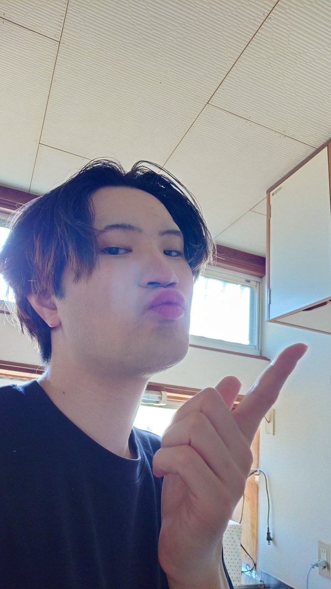Ikdtyswp's tweet photo. 今日のメイク
青髭消せなかった！！ぴえん🥺 https://t.co/EO8z8NdaQ4