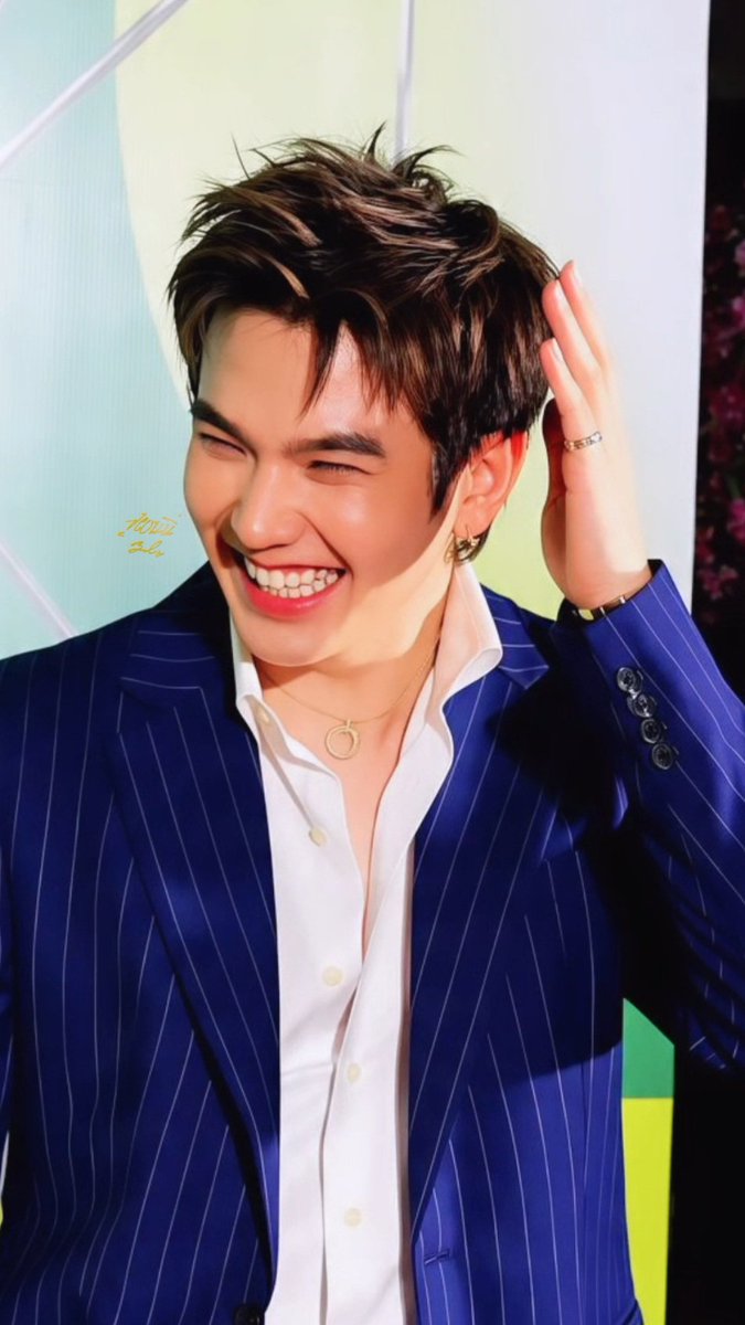 DaTa_96's tweet photo. คนขี้เขิน เขินยังน่ารักเลยพ่อหนุ่ม5555😂😂😂

BUILD AT HK FILM GALA

#HKFilmGalaPresentation2026
#BuildJakapan 
#Beyourluve 
@JakeB4rever https://t.co/wkRjQcuhzm