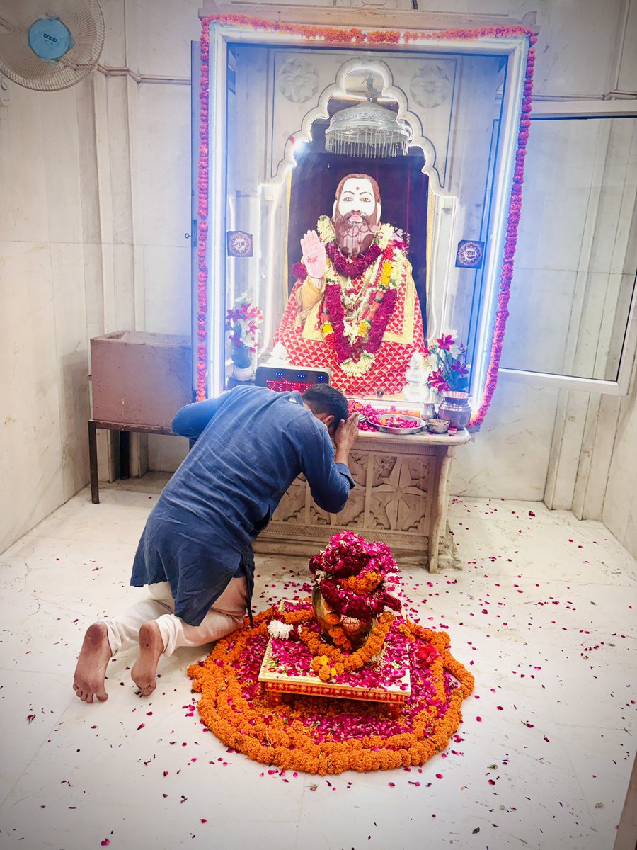 ChTarunKumarBJP's tweet photo. गुरु रविदास जी के समता, सामाजिक समरसता और मानवता के विचारों को जन-जन तक पहुँचाने का संकल्प ही ‘गुरु रविदास समरसता संकल्प अभियान’ का उद्देश्य है।

#GuruRavidas #SamrastaSankalpAbhiyan https://t.co/sGaRsTAtam
