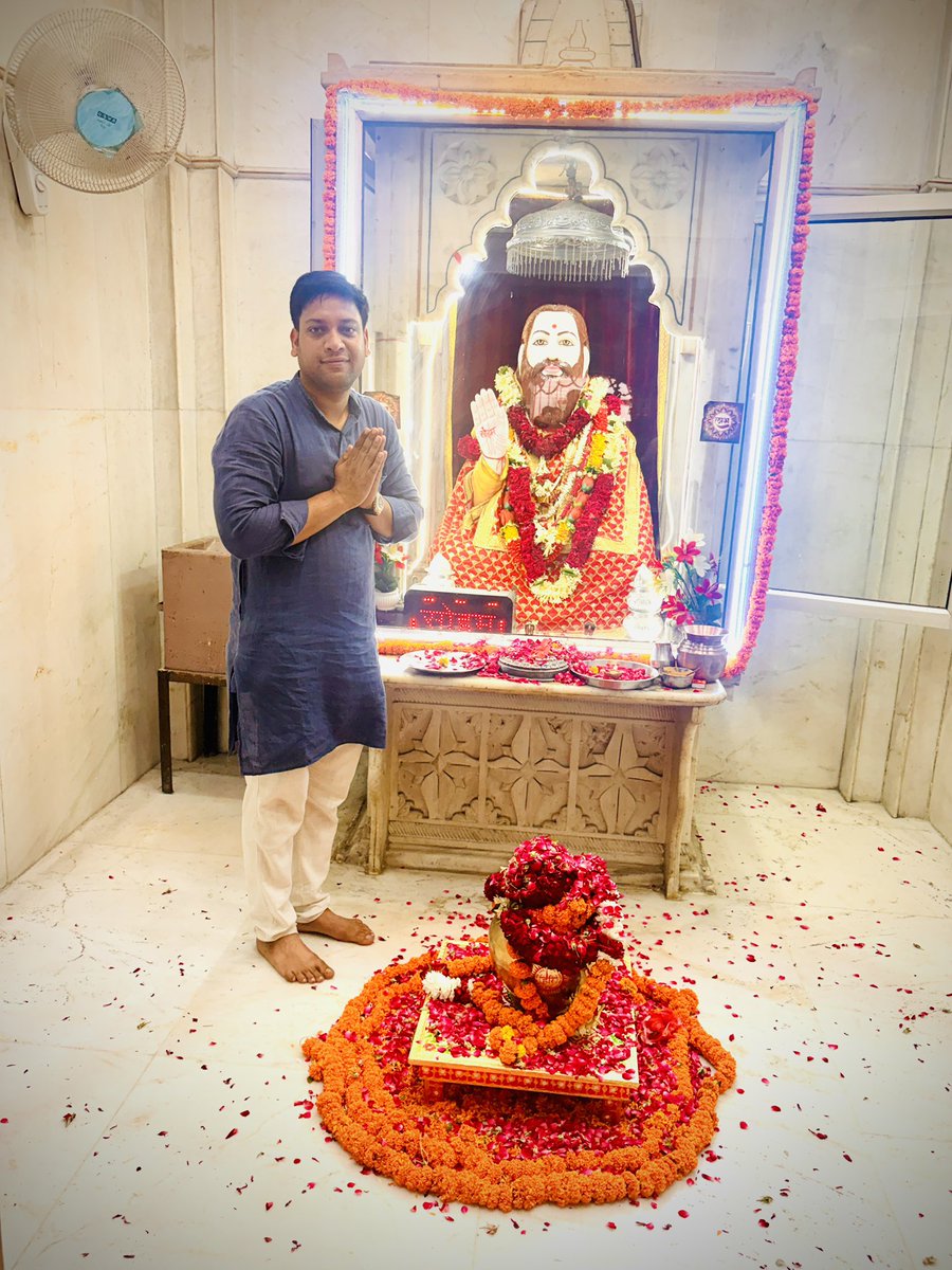ChTarunKumarBJP's tweet photo. गुरु रविदास जी के समता, सामाजिक समरसता और मानवता के विचारों को जन-जन तक पहुँचाने का संकल्प ही ‘गुरु रविदास समरसता संकल्प अभियान’ का उद्देश्य है।

#GuruRavidas #SamrastaSankalpAbhiyan https://t.co/sGaRsTAtam