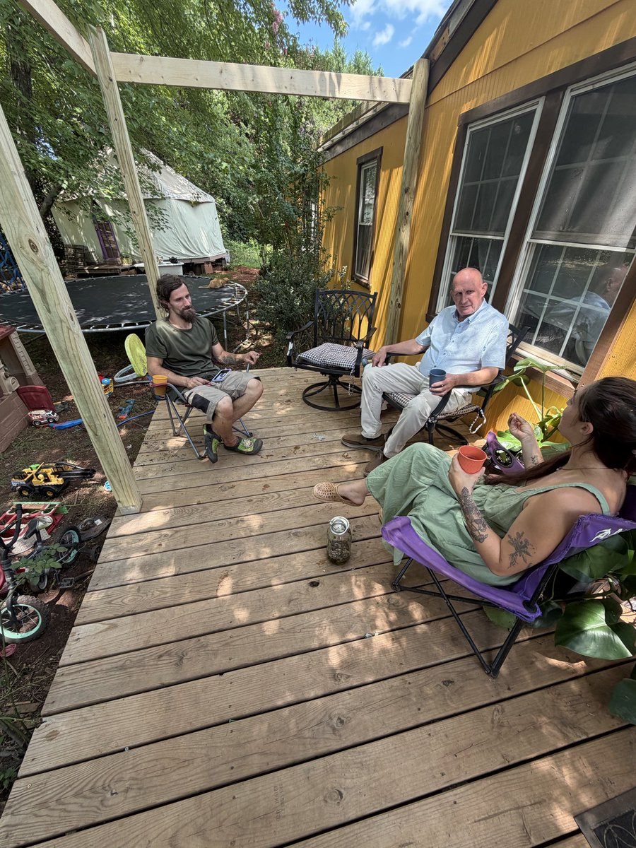 ChuckHubbardNC's tweet photo. Data centers are invading rural NC. Taylor &amp; Dakota at Fox &amp; Honey Homestead are fighting to protect their soil and water. Support local regenerative farming and shop their handmade herbs: https://t.co/yhPR5mXyMF
#ncpol #datacenters #rural https://t.co/CqDcGYheT0