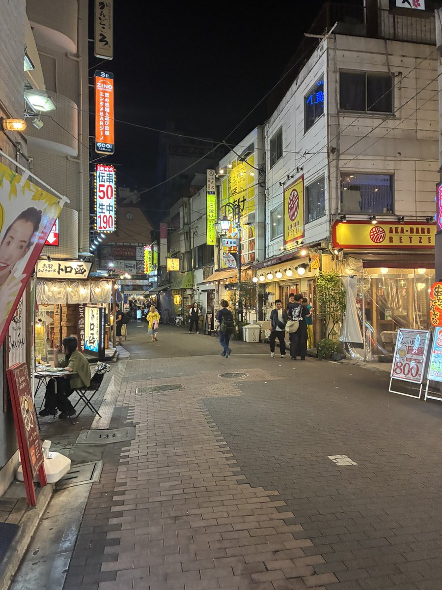 sinn_656's tweet photo. 急遽東京出張が決まり前日入りの為飛行機で移動。翌日朝早いので宿泊場所は赤羽に決めた。
ディープな街として有名だが確かに安い飲み屋さんかわんさかあってでよさそう。
明日が仕事でなければ…残念。
つけ麺食ってホテルで寝ます。 https://t.co/Yq2o2KxZak