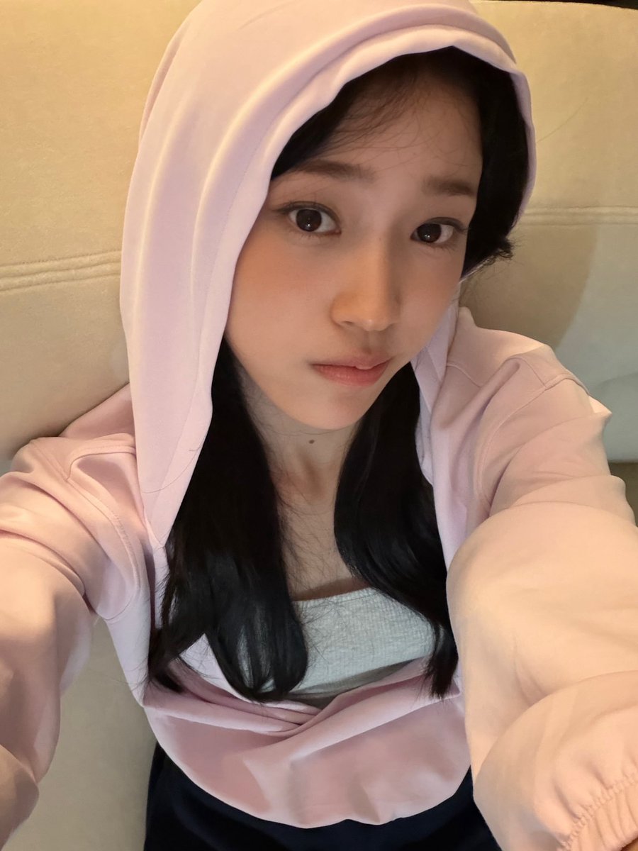 seduisnate's tweet photo. The first of august carries the taste of a sweet goodbye. It's my last day in Jakartaaa! ( ̊ ˃̣̣̥⌓˂̣̣̥ ) https://t.co/ZAhv416frA