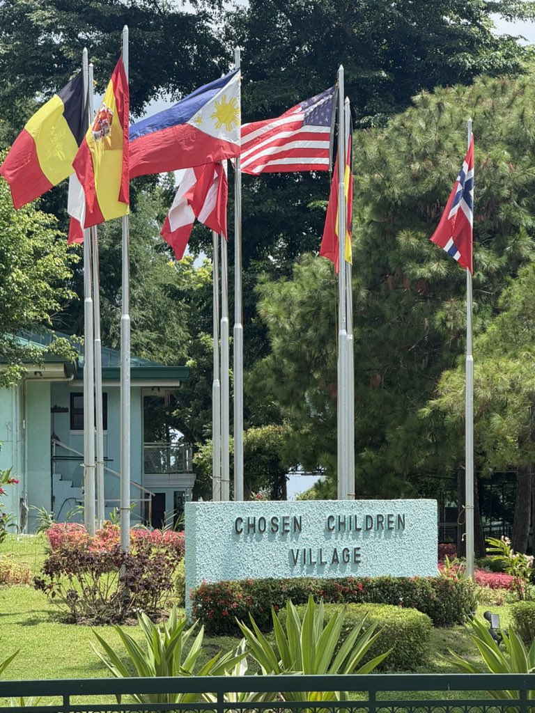 jorgesnic's tweet photo. I’m currently at Chosen Children Village right now for a donation, & look who I found on the wall of trust fund donors 🥺

SB19 PABLO & The Pack

Nakakaproud 😭 While we were doing the tour, the executive director proudly flexed that Pablo + fans donated. Hindi siya aware na fan ako ah 😭