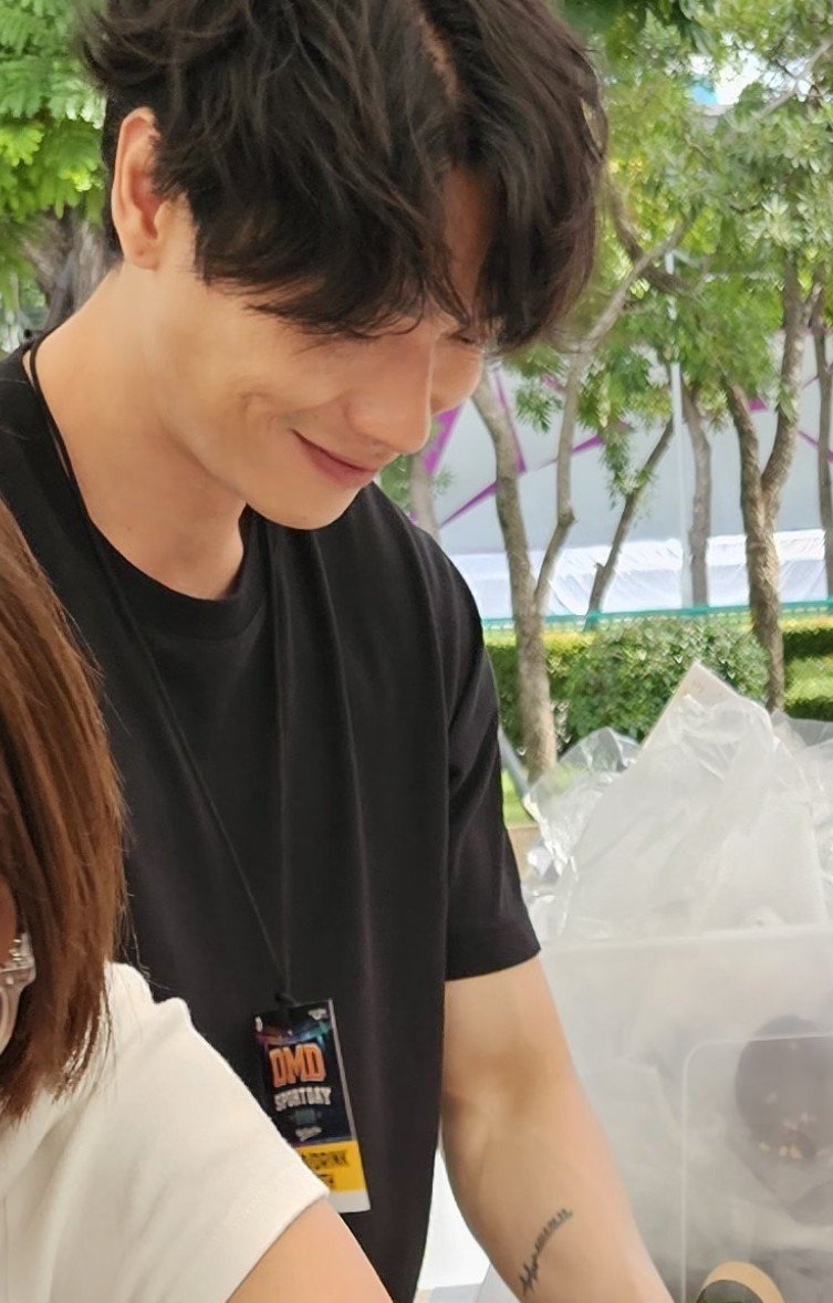 เจเจ เขาคือใคร ³⁰ᴰᴼᵁ ✨️ tweet media