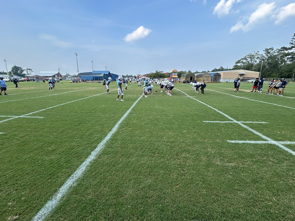 Coach_Pfiester's tweet photo. #Team29 had a blast tonight in our Blue vs. White scrimmage! A bunch of great work in a fun atmosphere. Now we get to prepare for our scrimmage next week against a very good Metter team. #LongCounT #ERWE https://t.co/iCSgsD1GAM