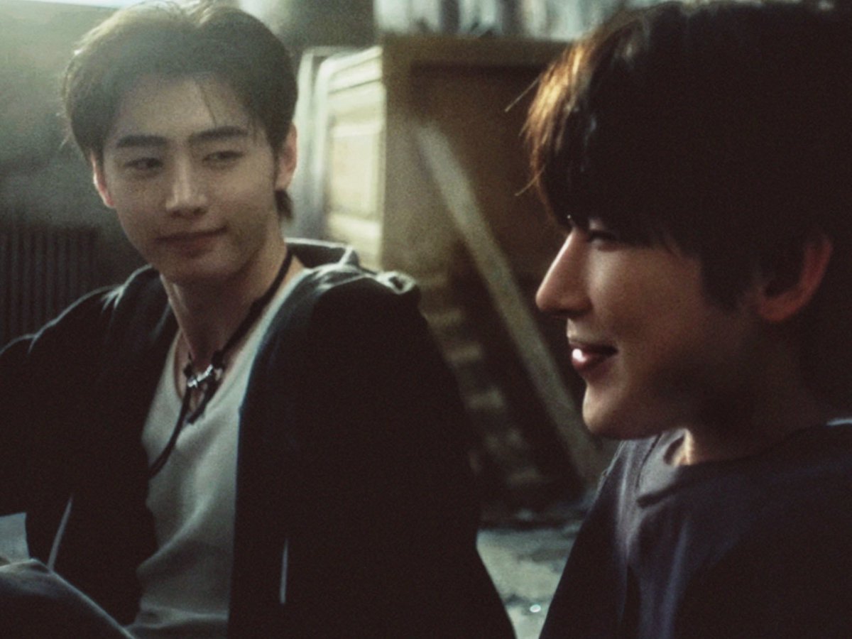 MONOLITICHS's tweet photo. how to find someone who look at you the way sunghoon look at sunoo https://t.co/QeKkViwNp8