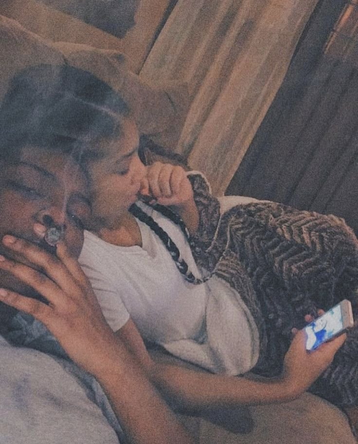 SpeakerNG1's tweet photo. I love it when I'm with her, the vibe move smoothly , no worries, not bored 😪 https://t.co/wmfl4WGh9t