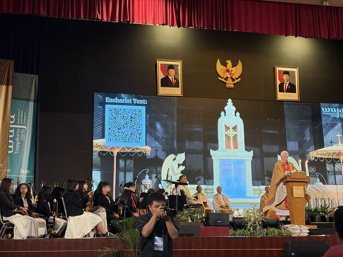 JordanMGlassman's tweet photo. What a treat to celebrate the Feast Day of St. Ignatius at #WUJA2026! We kicked off the day with a beautiful Mass, followed by a series of thoughtful reflections on Ignatian faith and leadership in a fractured world. Afterward, we enjoyed a magnificent tour of Borobudur Temple and concluded the evening with an incredible dinner and celebration at De Britto College. 

The students at De Britto were truly impressive and very gracious hosts!