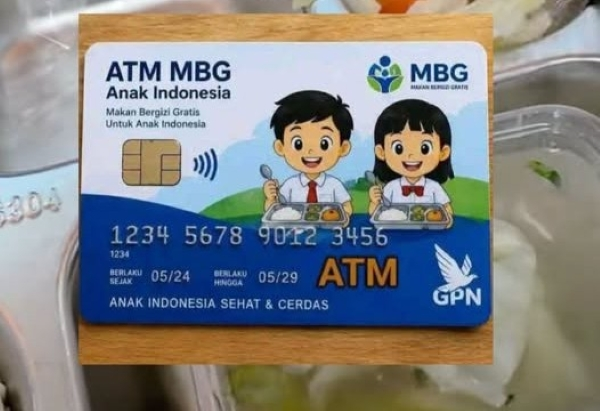LambeSahamjja's tweet photo. usul dari DPR soal program MBG :
- dana mbg rp15.000/hari ditransfer langsung ke rekening penerima lewat kartu atm khusus
- orang tua bisa kelola sendiri dana itu buat masak makanan bergizi di rumah
- tidak ada lagi kasus keracunan lagi 
- tidak ada tuh pengadana kaus kaki, motor, dll
- edukasi keuangan buat orangtuanya 
- kalau pun di pergunakan untuk hal lain
- toh itu memang hak rakyat/mereka