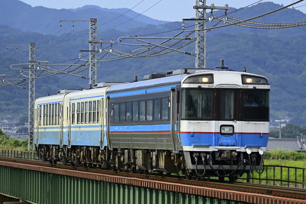 tetsudo2425's tweet photo. 622D 普通列車　松山ゆき　2026/8/1

キハ185-3103＋キハ32-15＋キハ32-8

熱中症対策のための代走 https://t.co/9hEaiIdH4N