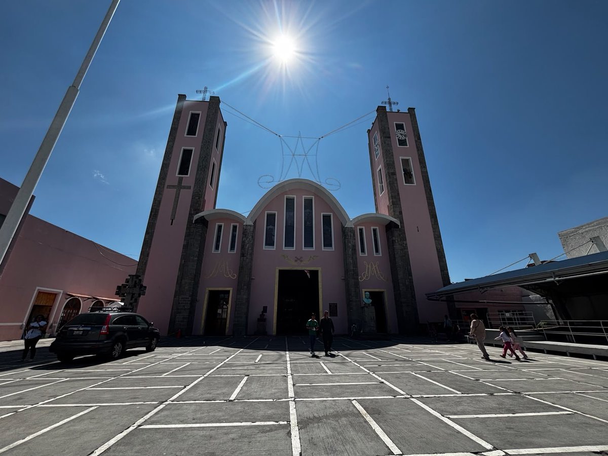 Connexiones's tweet photo. #Huamantla Hoy inicia la Feria edición 2026, lista la Basílica de la Caridad para este gran festejo https://t.co/ogV2FudaIq