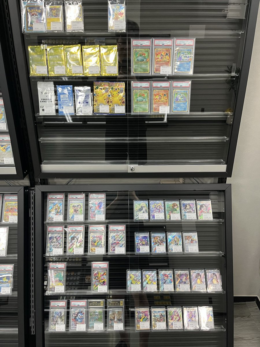 Pokeca_Dash's tweet photo. 本日も12時より開店しております。
また新しいカードたちが加わったので是非見に来てください！ https://t.co/UDnDkNv37l