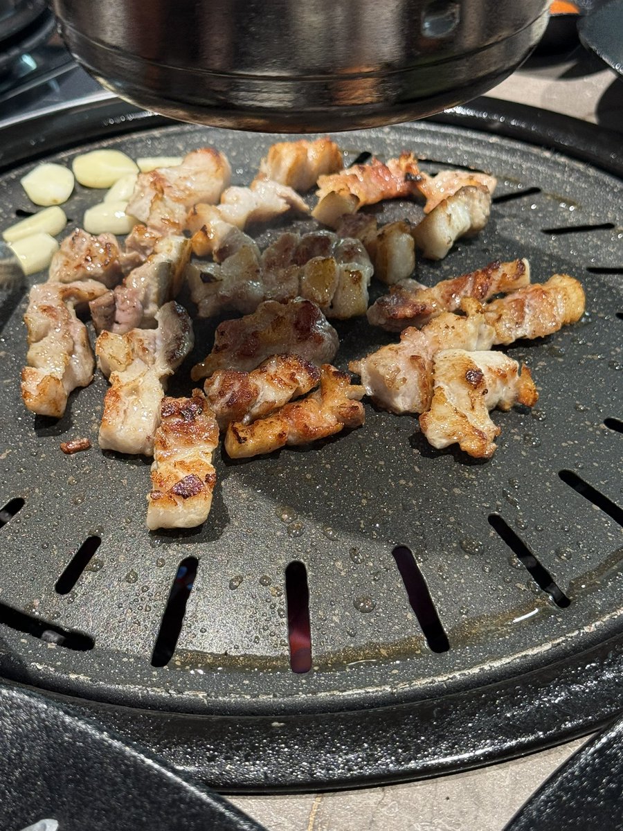 _malikuu's tweet photo. 아침부터 고기 먹으러 온 나처럼 
다들 맛저해~😋😋 https://t.co/UvDa4GggKl