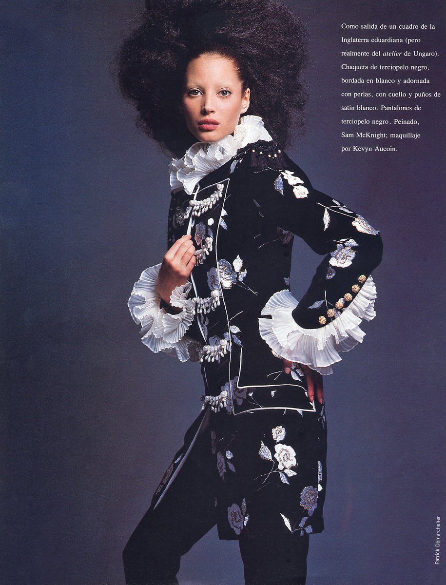 PHEAUXCOUTURE's tweet photo. Christy Turlington photographed by  Patrick Demarchelier for Harper’s Bazaar (1992) https://t.co/gTUHw1YWgG