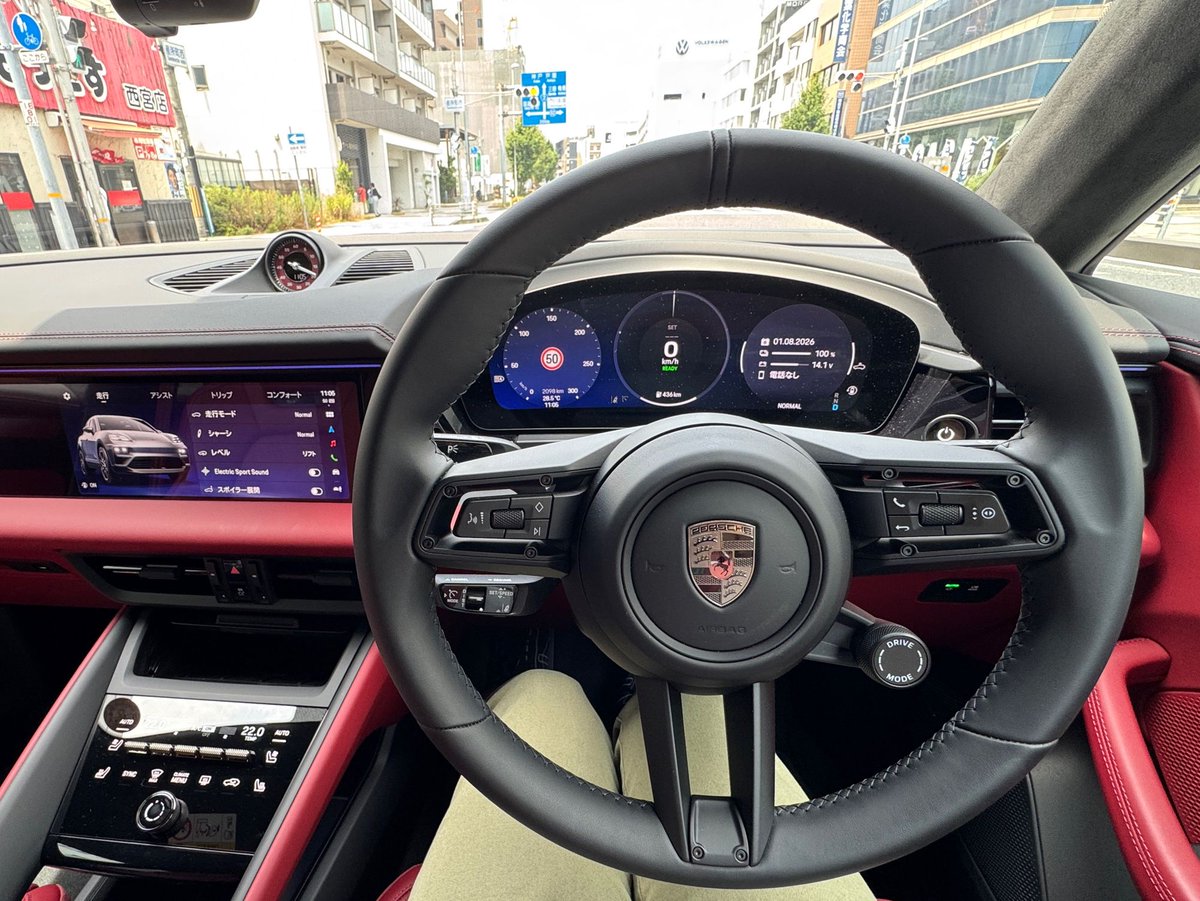 boxster_gts's tweet photo. マカン ターボ エリクトリックを試乗
バチクソ良い‼️
ノーマルのマカン エリクトリックとは完全に別物

なんだこれ、911か❓というレベル

ポルシェは足回りのオプションで劇的な差がある。
絶対にSUV系はエアサスは付けるべき。 

大事なことなので、もう一度言います
エアサスを付けなさい https://t.co/myXCp18Glt
