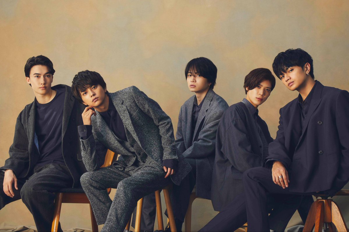 GML2014's tweet photo. NHKの
廊下で
はじめて
会った
彼らは
輝いていた
その印象を
そのまま
書けば
よかった https://t.co/39dEGYtqxS