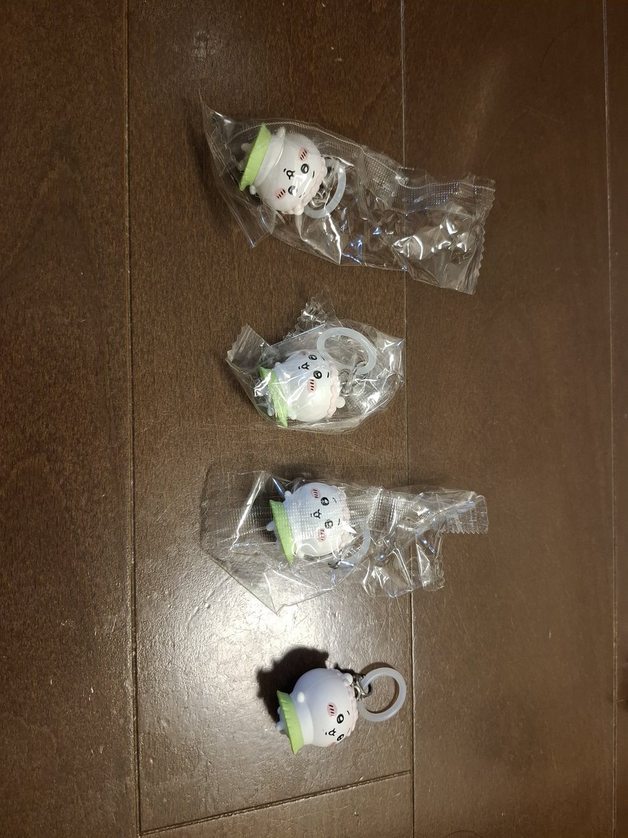 yfukky's tweet photo. ちいかわの映画見てきた。原作読んでて流れ知ってたけど面白かった。動きあるから島ニ郎のアクションはパワーアップしてたな。まだチャームも残っていたけどまさかの4人全員ちいかわ被りだった https://t.co/4siSsyQbHk