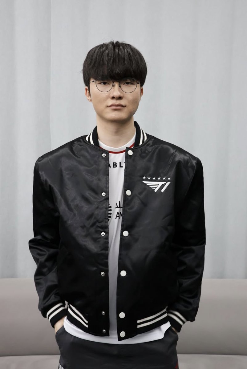 fakerized's tweet photo. 불사대마왕❤️‍🔥 https://t.co/NWLc0SUXX1