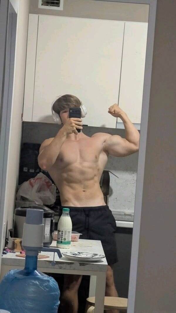 ElArteDeLaVidaX's tweet photo. MIS COMBINACIONES PARA AUMENTAR TU MASA MUSCULAR...

1. Huevo + carne + aguacate. https://t.co/eY1UzeMw7I
