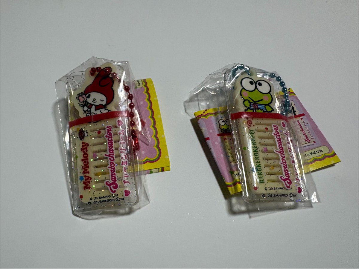 kkh_t3's tweet photo. 【交換】サンリオ サンリオキャラクターズ チャーミングコーム アクリルチャーム

譲：  マイメロ(マイメロディ)、けろっぴ(けろけろけろっぴ)

求 ：  プリン(ポムポムプリン)

大阪(心斎橋、梅田)お手渡しもしくは郵送
お気軽にお声がけください https://t.co/XFaec4VgDU