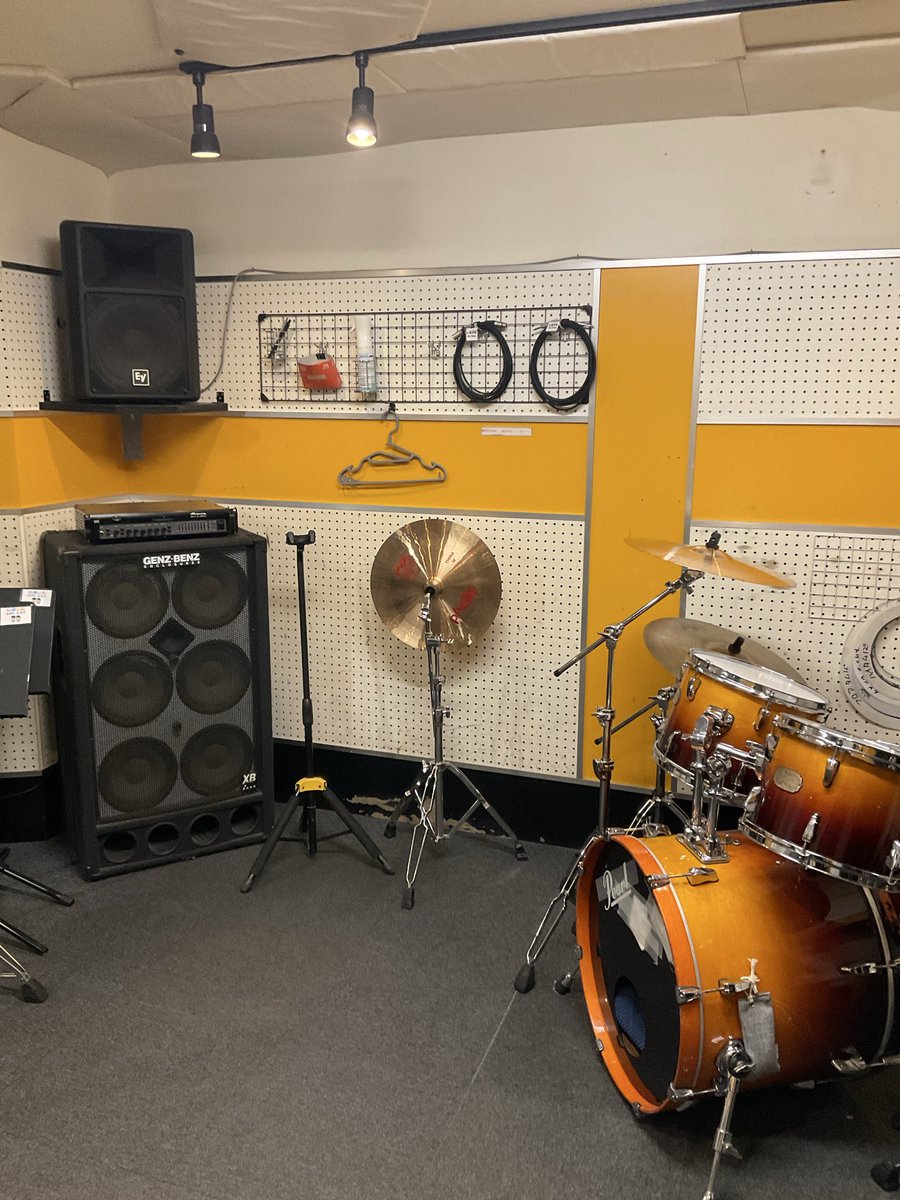 studio_regista's tweet photo. おはようございます☀️

本日は23時まで有人営業です🎸
ぜひお越しください♪

ご予約はこちらのページから↓
https://t.co/7hkDjj0SCO

お得な公式LINEはこちら↓
https://t.co/tKxt8AAiVq

Instagramのフォローもお願いします！
https://t.co/DnSIRn0vBj…

#天六 #音楽スタジオ #駅近 #24h #レジスタ https://t.co/BYxeKm3IQm
