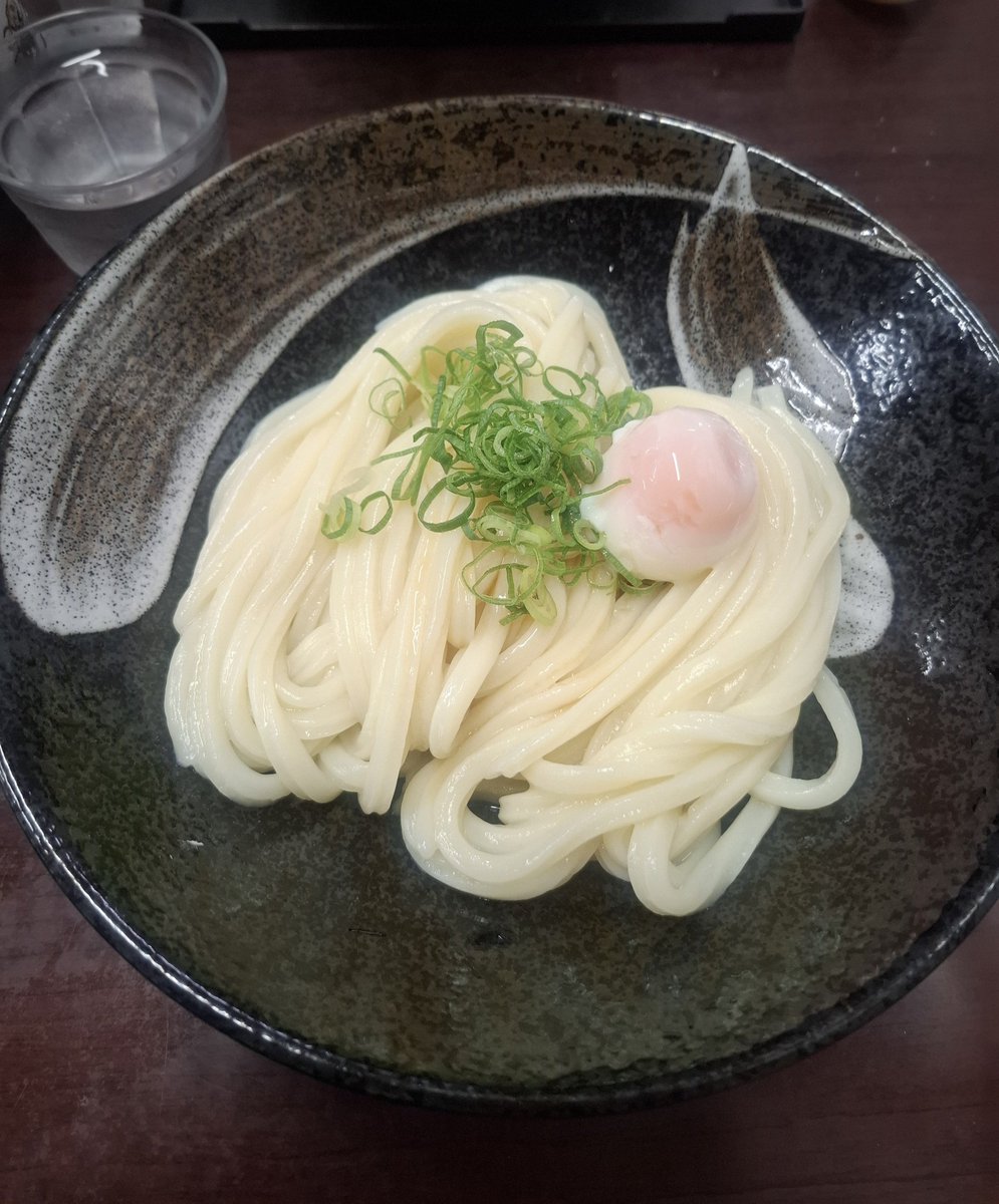 11demi01's tweet photo. 1日に一時間しか開かない香川の名店

食べたことないくらい美味しかった。
小麦の香りを感じながら、冷水でしめすぎてない温めの麺を噛む楽しさ。
#日の出製麺所 https://t.co/ecj2q5uBBj