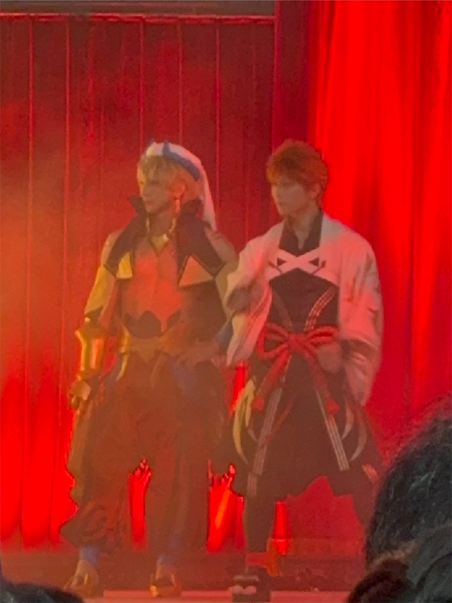 1092aru's tweet photo. 先輩来た時に村正さんがギルガメッシュ庇ってたの逆エモの極みすぎる、なんですかこれは https://t.co/gSbK5gJoGX