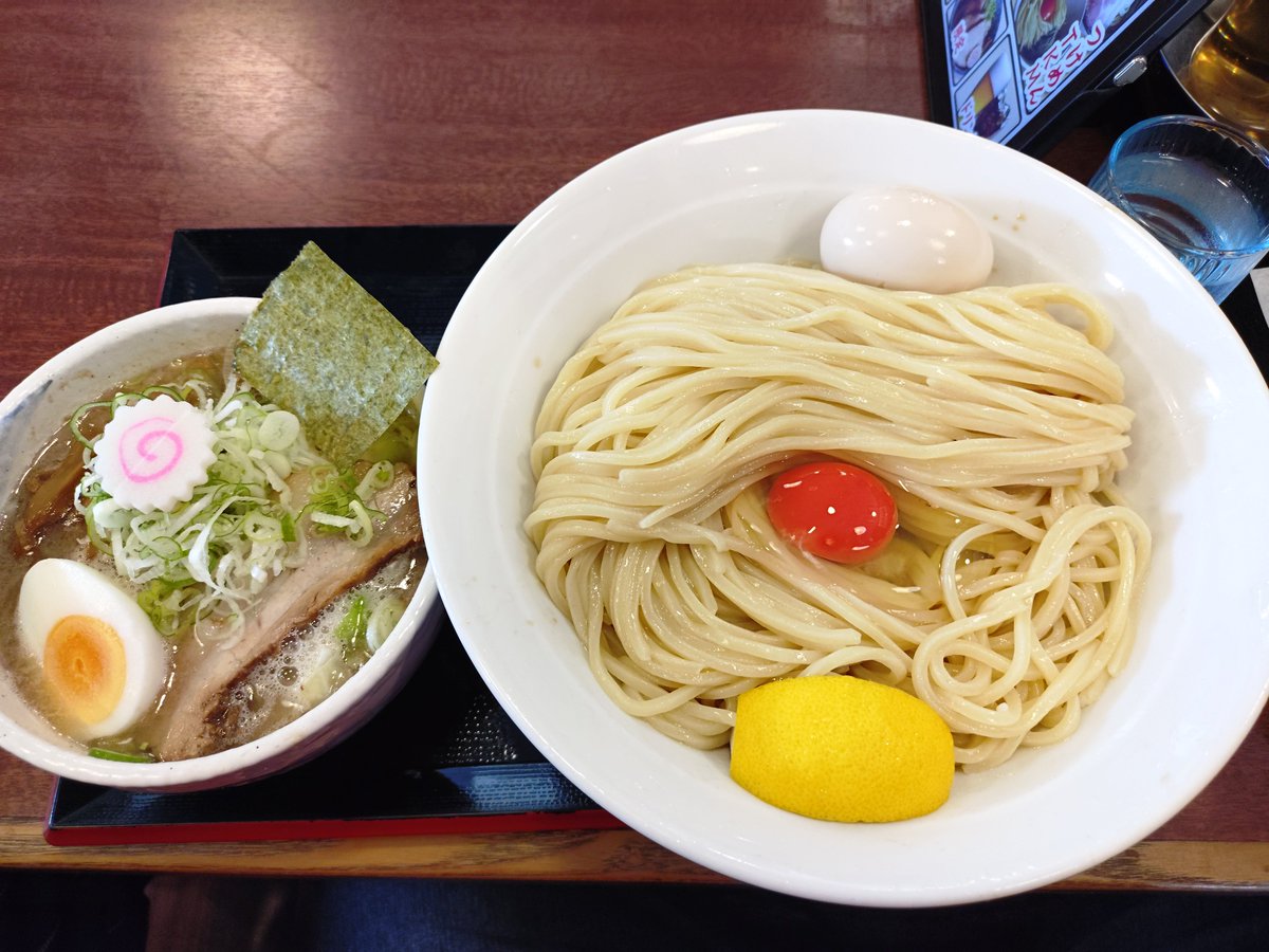 code3597104's tweet photo. お昼は大黒屋。
今日は限定TTM塩ぶたぶたつけ麺❗️
今回は塩❗️
甘みのあるこってりスープにTTMをつけてツルッと❗️
大満足‼️
#週末ラーメン https://t.co/J4GFSDncmx