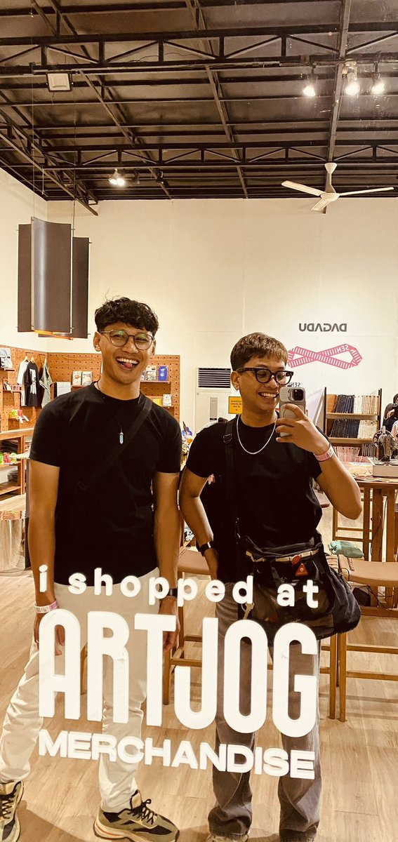 manissasingurih's tweet photo. Happy boyfie day 🥨 https://t.co/0IYTCytiiI