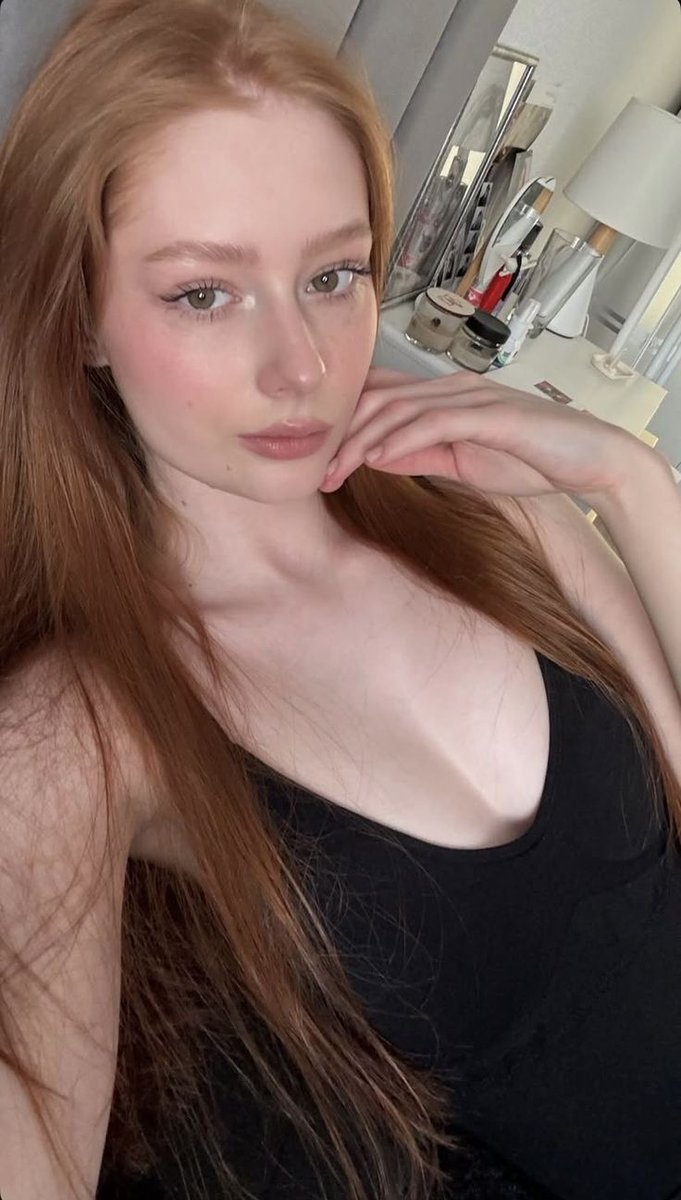 h0llyzen_'s tweet photo. Would you take me on a first date? https://t.co/NortxVpQLE
