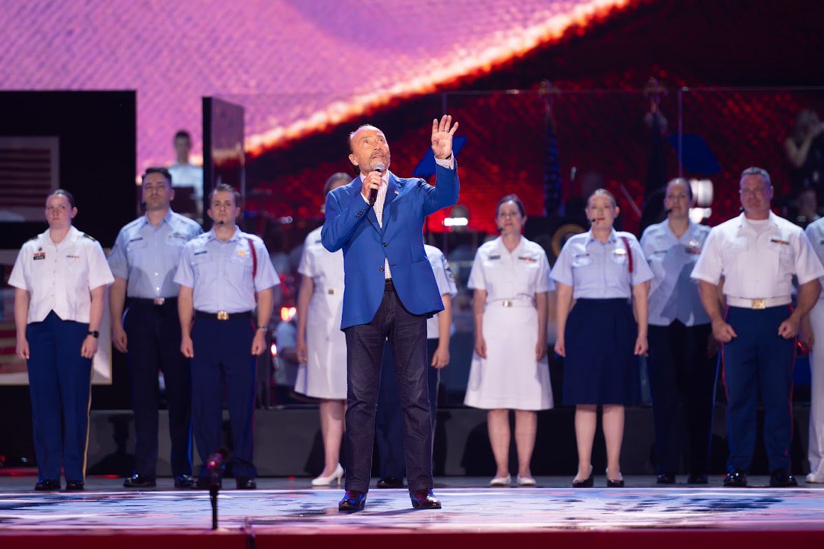 TheLeeGreenwood's tweet photo. Still reliving the unforgettable moments from July 4th as we celebrated America’s 250th birthday.

#FlashbackFriday 
@Freedom250 

📸 @courtlynnreed https://t.co/8hFtb5g4u7