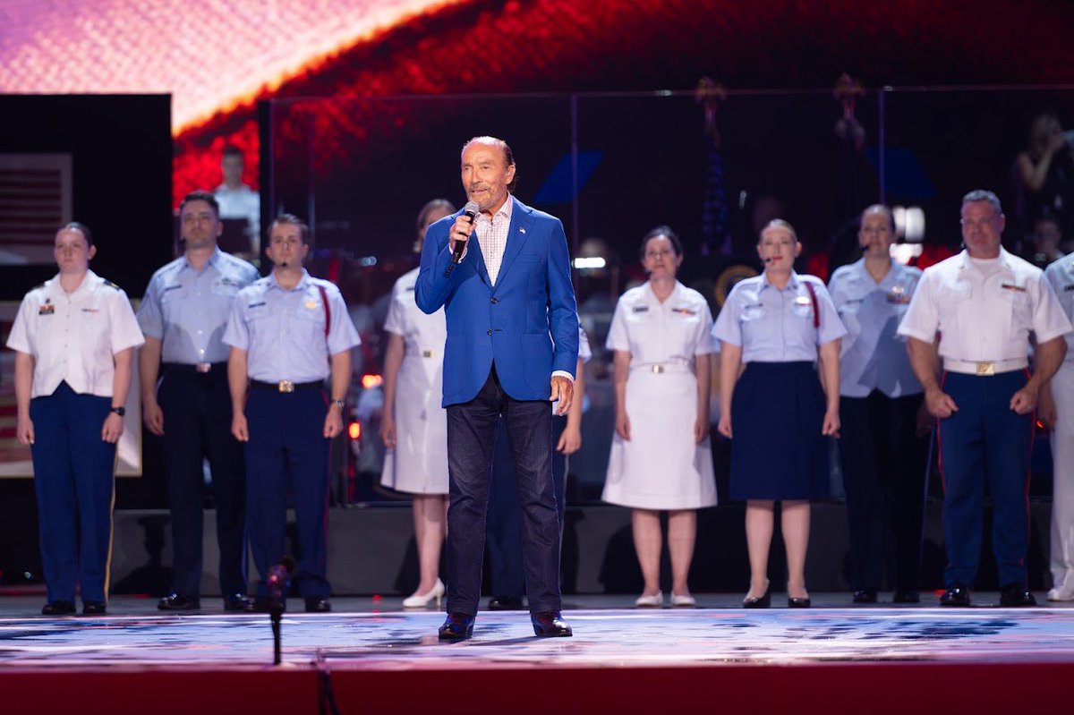 TheLeeGreenwood's tweet photo. Still reliving the unforgettable moments from July 4th as we celebrated America’s 250th birthday.

#FlashbackFriday 
@Freedom250 

📸 @courtlynnreed https://t.co/8hFtb5g4u7