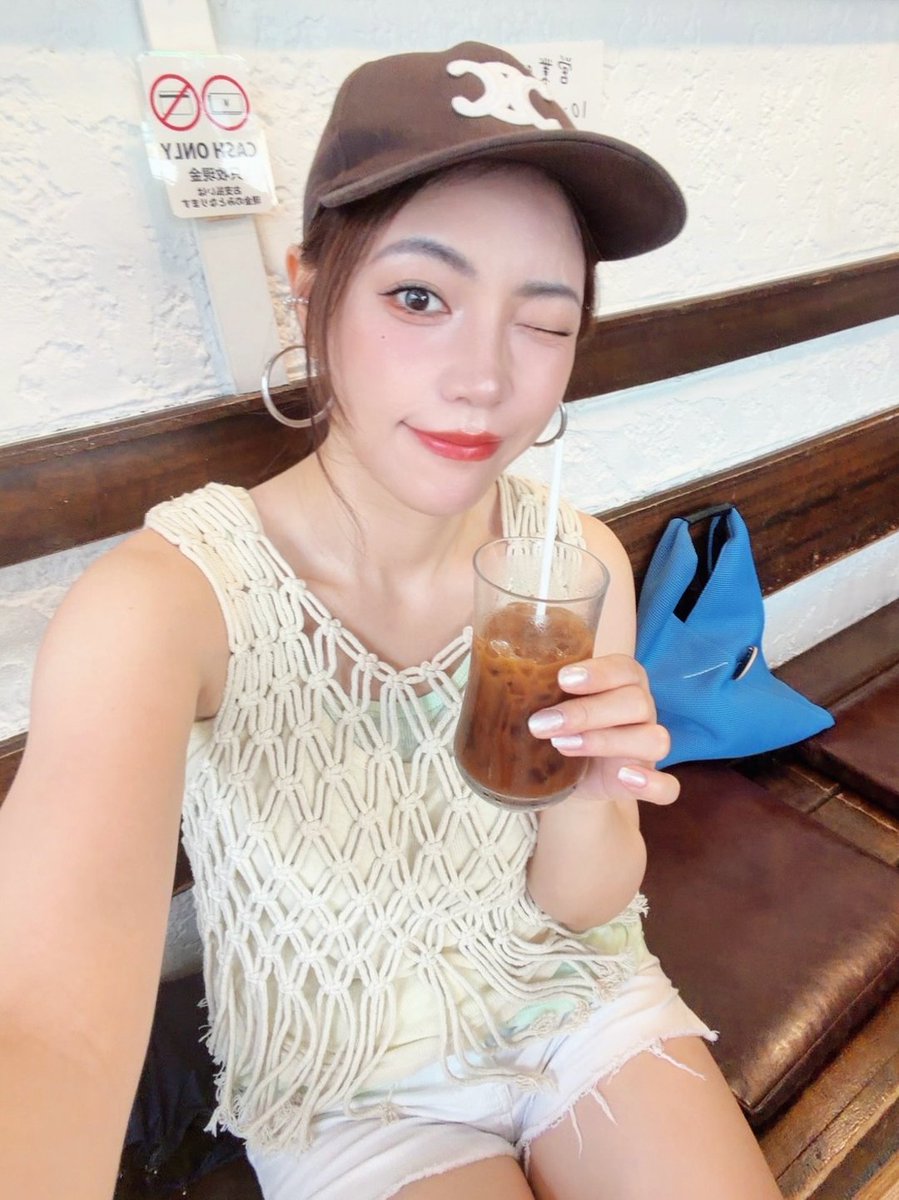 KT7156's tweet photo. ふらっと立ち寄ったカフェ☕️
思いがけず素敵なお店に出会えた日☺️✨
東京の街には、まだまだ知らない小さな幸せがいっぱい🌿

 #東京カフェ巡り #夏のひとコマ https://t.co/4TBkC5loj6