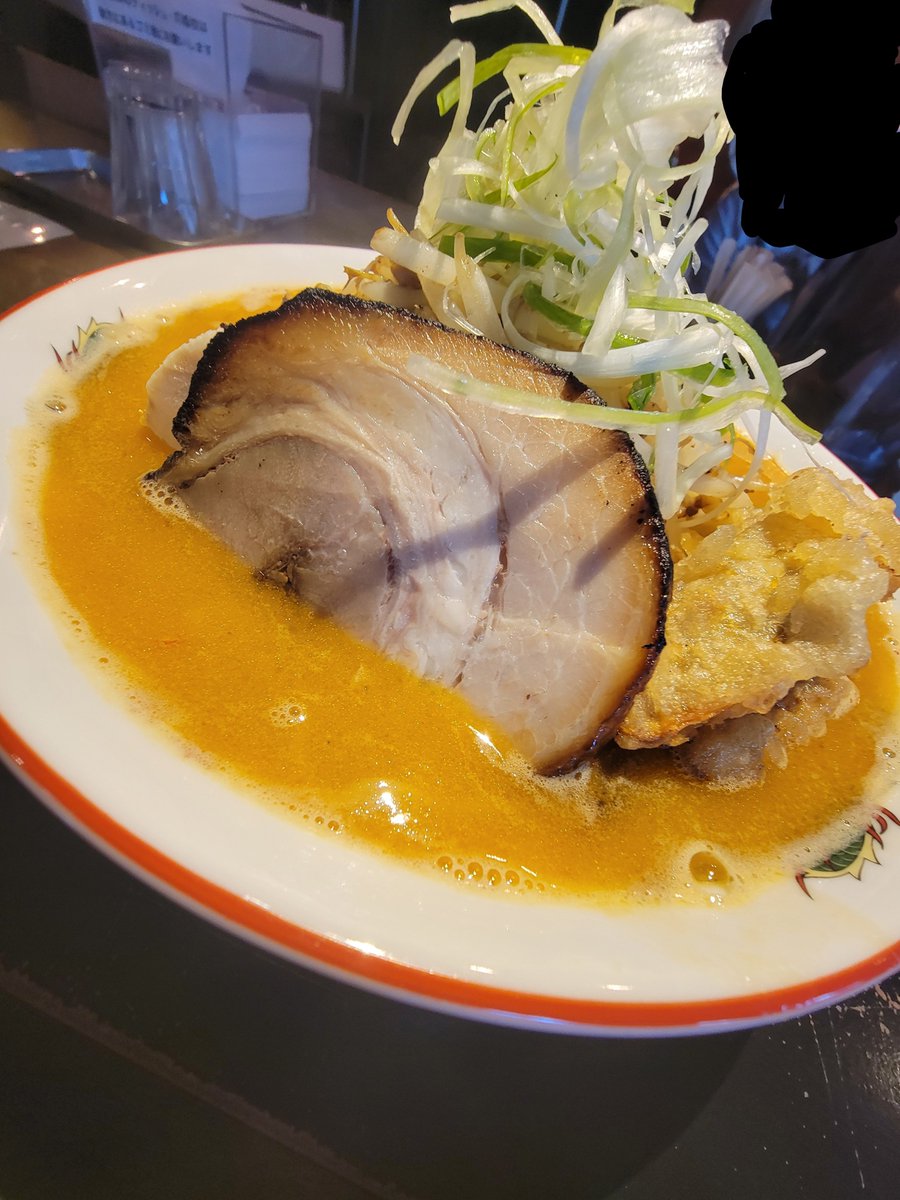 BoyYu45's tweet photo. 雨は、やさしくNO,2で札幌味噌ラーメン。これかなり旨い！鍋で調理してる王道の札幌味噌。久々に味噌ラーメンでうまいと思った！
#ラーメン好きな人と繋がりたい
#毎日がラーメン https://t.co/t1UiKtTOTS