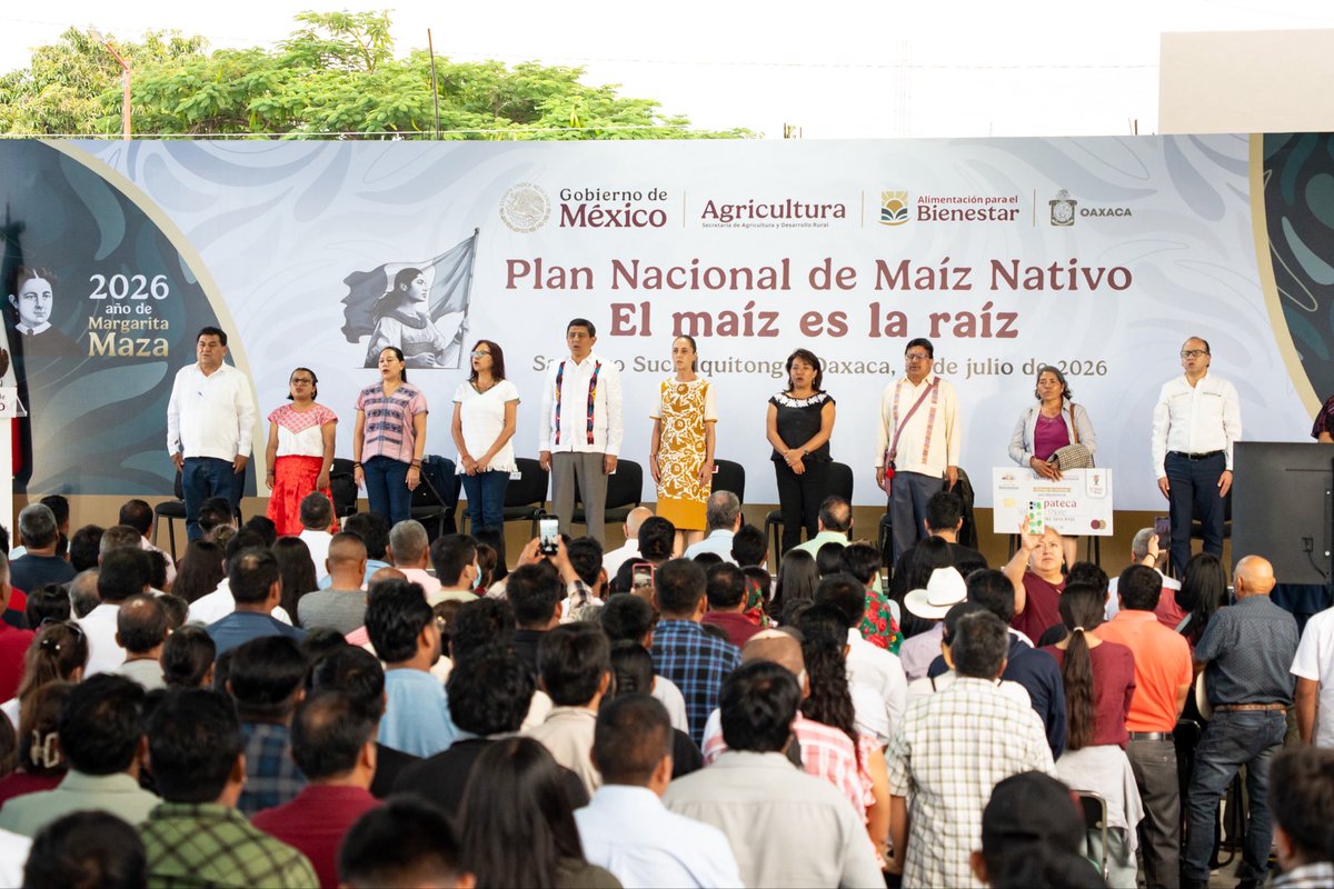 salomonj's tweet photo. Gracias, Presidenta @Claudiashein, por su profundo amor por #Oaxaca y su gente. 🫂
Su visita a Santiago #Suchilquitongo y el impulso al Plan Nacional de Maíz Nativo: El maíz es nuestra raíz, reafirman el trabajo que realizamos de manera conjunta por el bienestar de las familias oaxaqueñas y por la transformación de nuestro estado. 🙌🏽