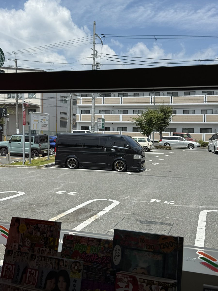 t_40000x's tweet photo. バリバリ普段使い改造車が1番かっこいい。 https://t.co/BYjavDMnPO
