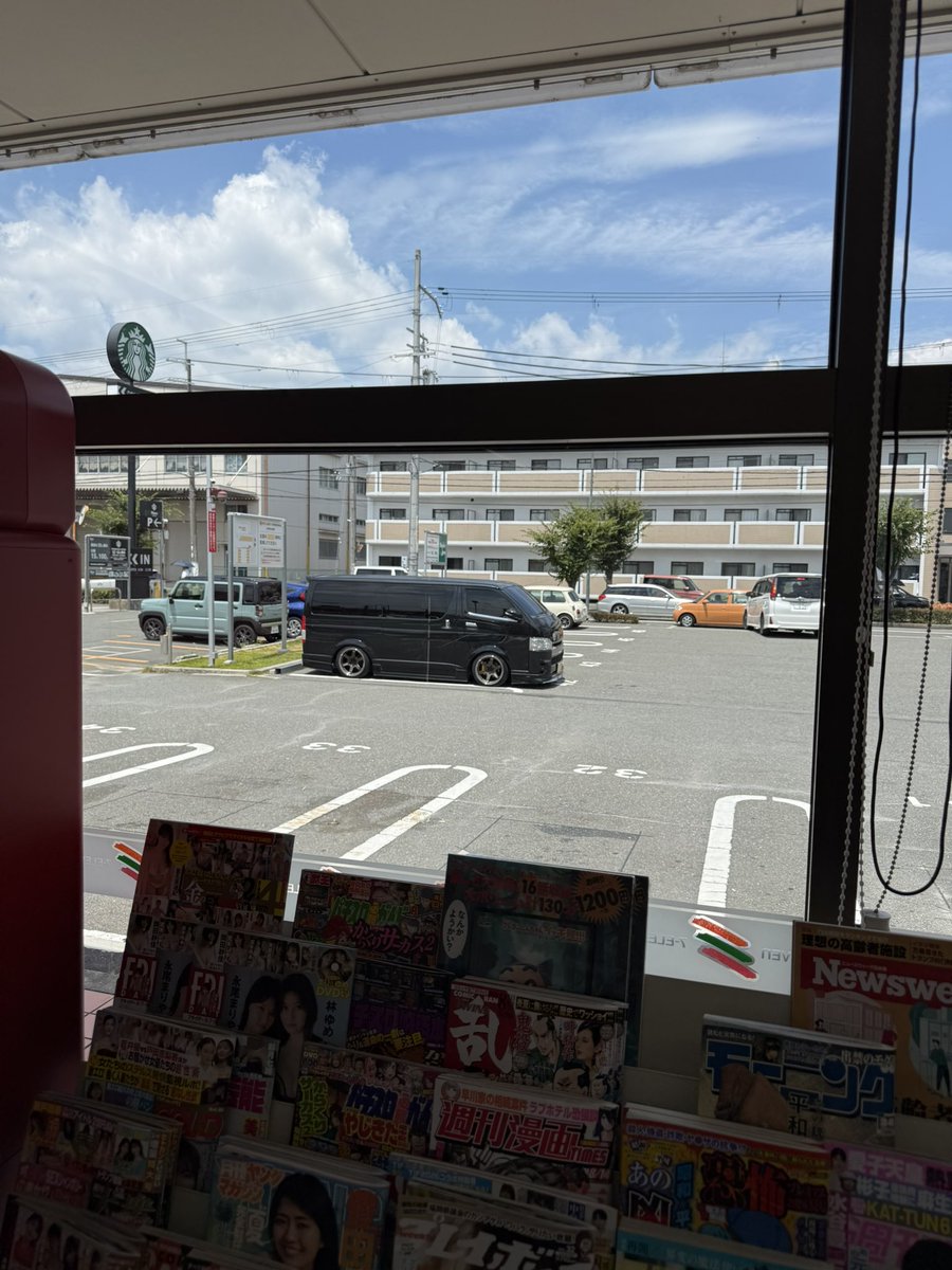 t_40000x's tweet photo. バリバリ普段使い改造車が1番かっこいい。 https://t.co/BYjavDMnPO