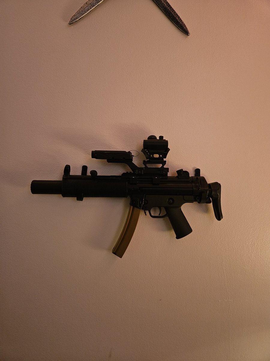 SiriusInquiry's tweet photo. @Kngsolo305 VOTATU 840 on Amazon has a visible laser, IR laser, and white light. I have two of them - one is mounted on a shorty 5.56 and the other on a AP5SD, both SS. Both have held zero and are still going strong after more than a year of heavy shooting and getting banged around https://t.co/h72S1Gd6jp