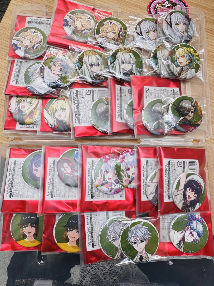 39_smmk's tweet photo. 【交換】FGOフェス 2026 英霊召喚缶バッジ 描き下ろし サーヴァント A

譲 画像のもの

求 同種オジマンディアス

現地にて手渡し可能です！
お気軽にお声掛けください https://t.co/hIR1JGsFqL