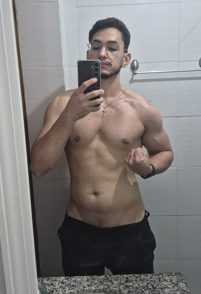 kleb_by's tweet photo. Nunca fico com o abdômen definido nessa porra

Pena que só gostam dos magrinhos 🤧 https://t.co/NwaALowbA0