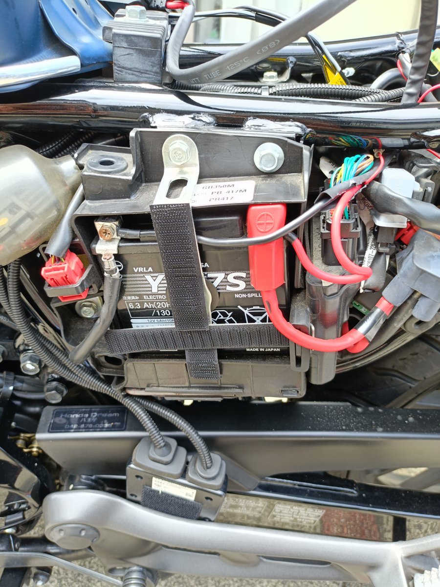 nanasy55's tweet photo. GB350フェンダーレス計画実行中！
USBと、ETCの配線切断！
Dユニット接続完了。
ACC電源より通電確認OK。 https://t.co/W6BZpGzIDB