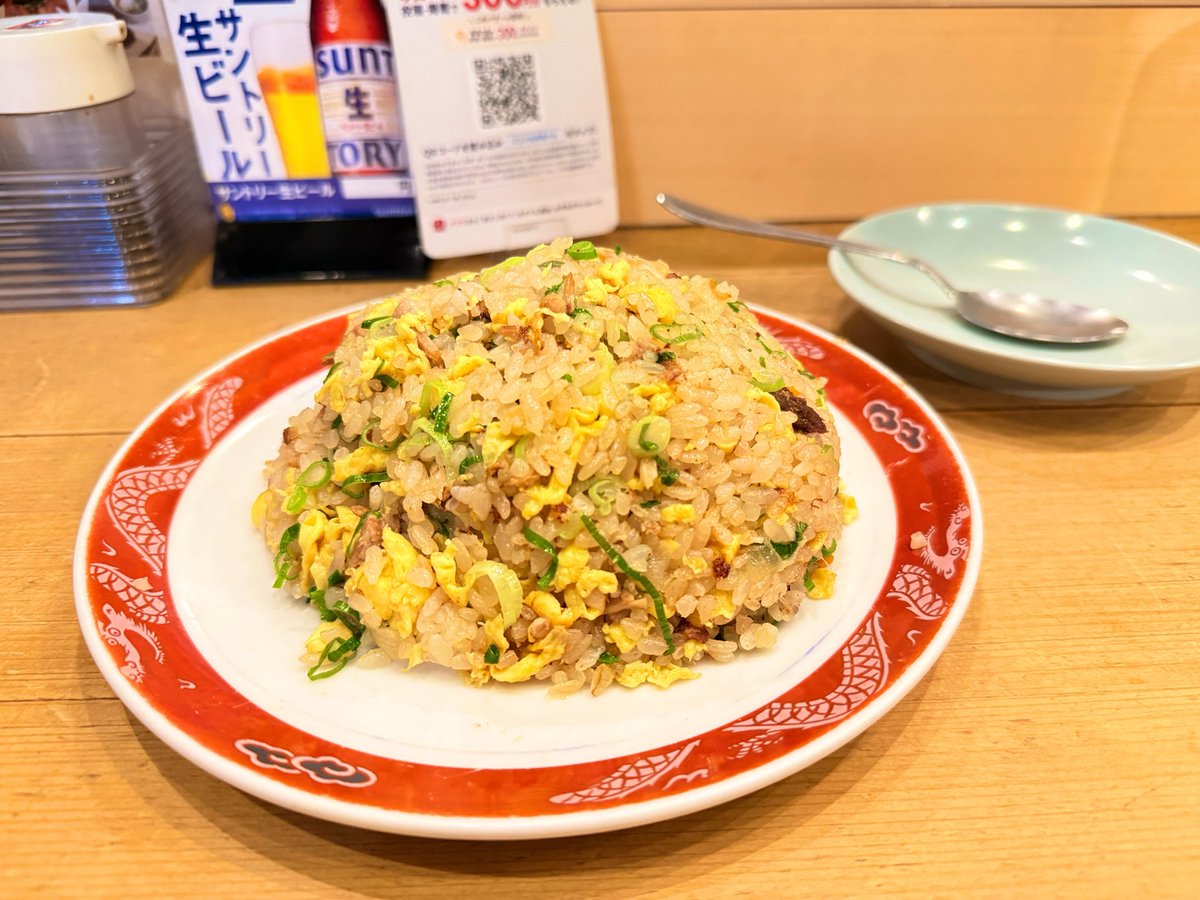 dt_men0807's tweet photo. 🍜 千番 流川店
にんにくラーメン+焼き飯

広島にいるので昨夜流川で気になっていた千番に初訪。明方まで空いてる繁華街のお店だったけど居心地が良くて1人でも何人でも楽しく入れるお店やったな
広島ならではの中華そばにニンニクたっぷりパンチもあり、焼き飯も濃い味でこれこれとなる一品でした https://t.co/EHUQb1UyR7