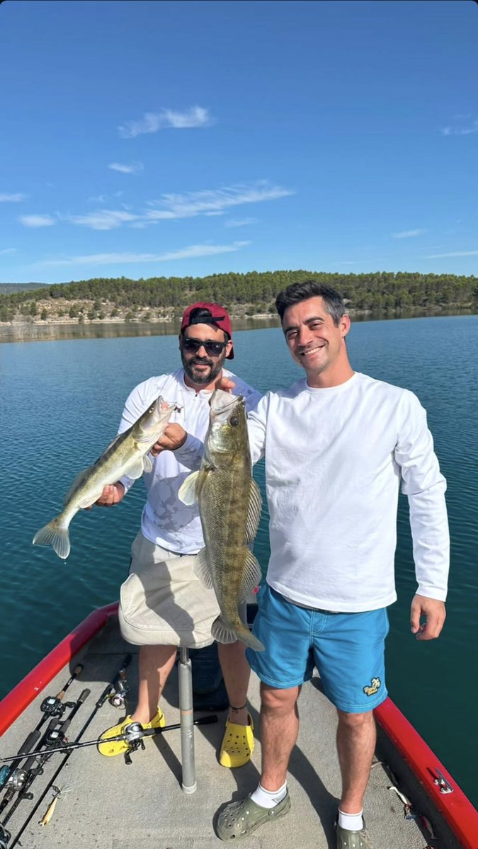 ricciolomentale's tweet photo. i kinda knew the second plane was coming when i saw him pose holding a giant fish... https://t.co/VsGoBp7Q8H