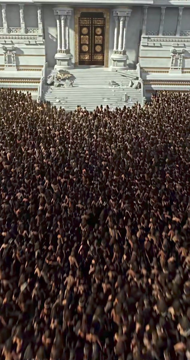 Rkatthemovies's tweet photo. Peak Detailing By Nitesh Tiwari 

Ravana Has 32 crore Rakshas Army ☠️ And All gathered To Witness Their New King 
Their count is so High That They look like Ant  from Ravan's perspective 
#Ramayana https://t.co/x8ACuQpJYi
